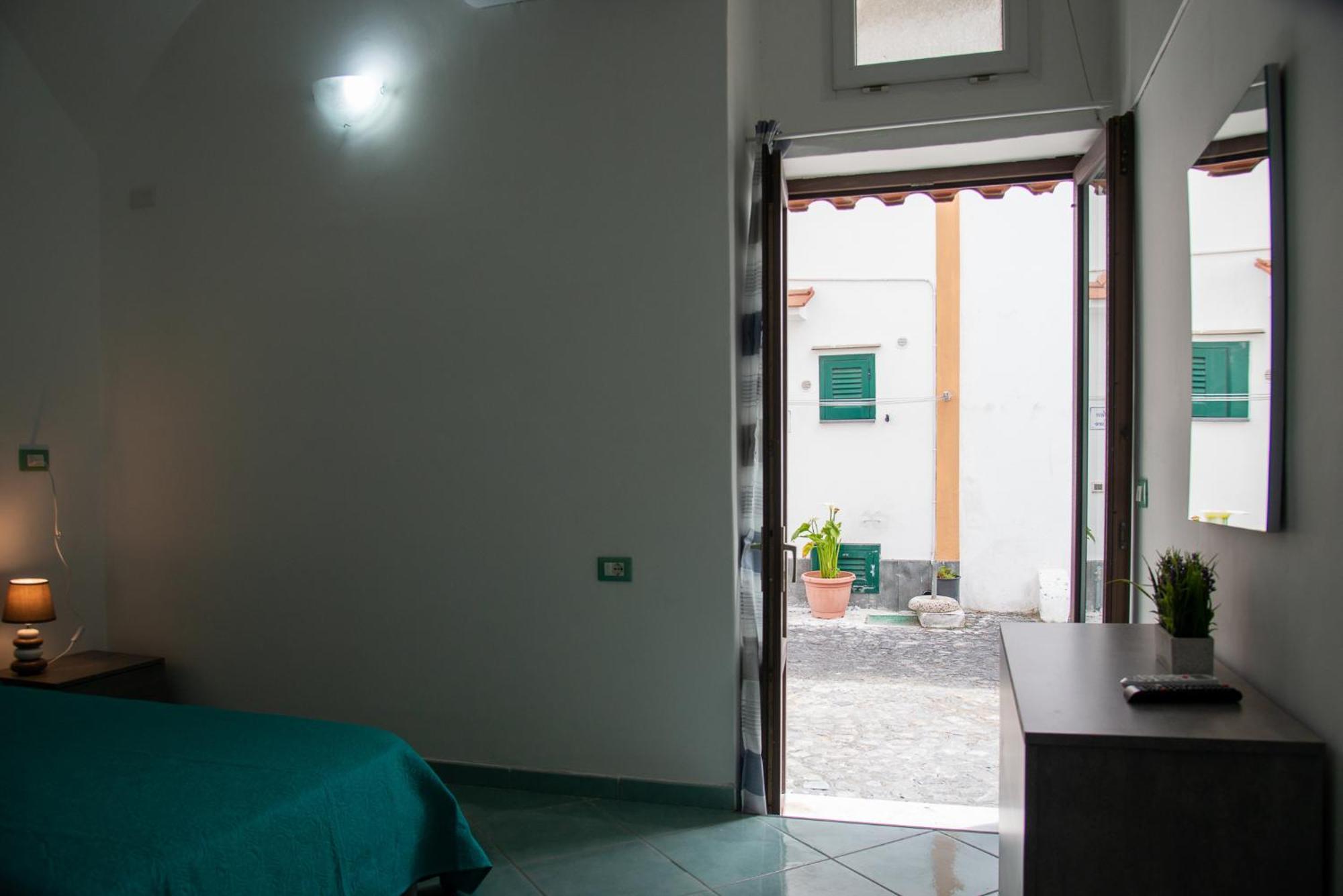 La Magia Del Mare Apartment อีสเกีย ภายนอก รูปภาพ